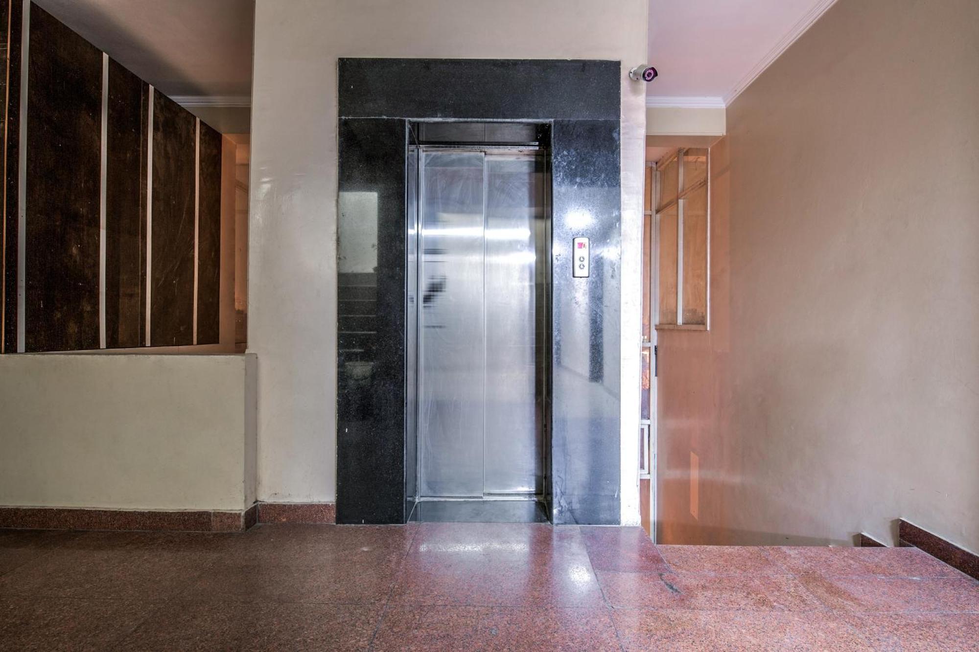 Hotel O Crosswinds Residency Indirapuram Экстерьер фото