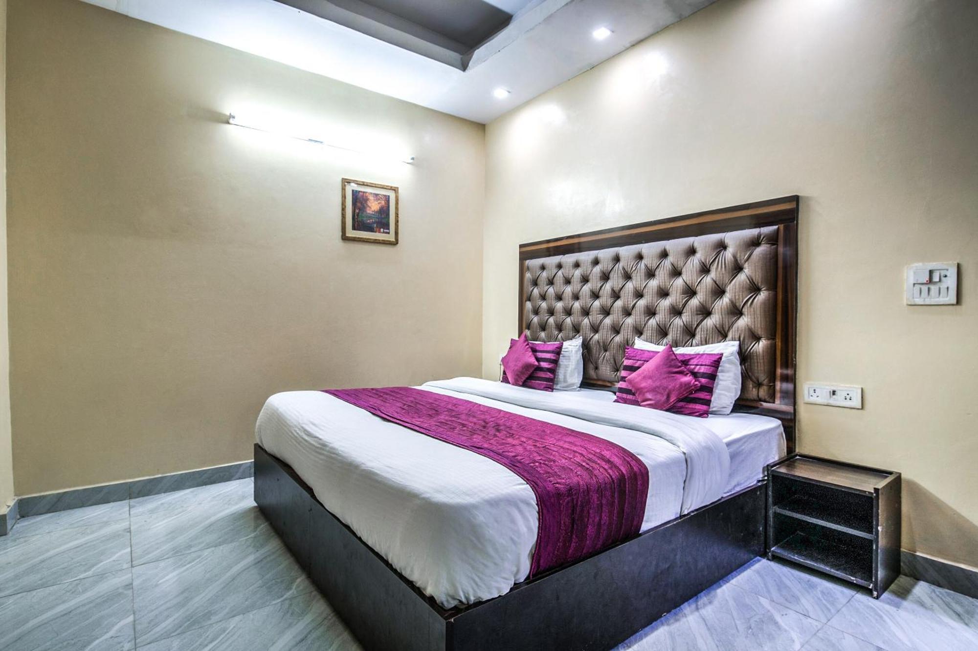 Hotel O Crosswinds Residency Indirapuram Экстерьер фото