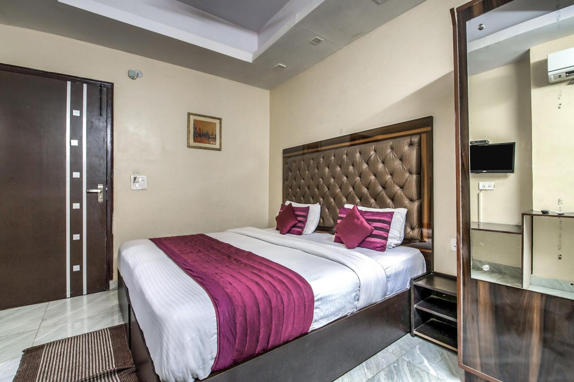 Hotel O Crosswinds Residency Indirapuram Экстерьер фото
