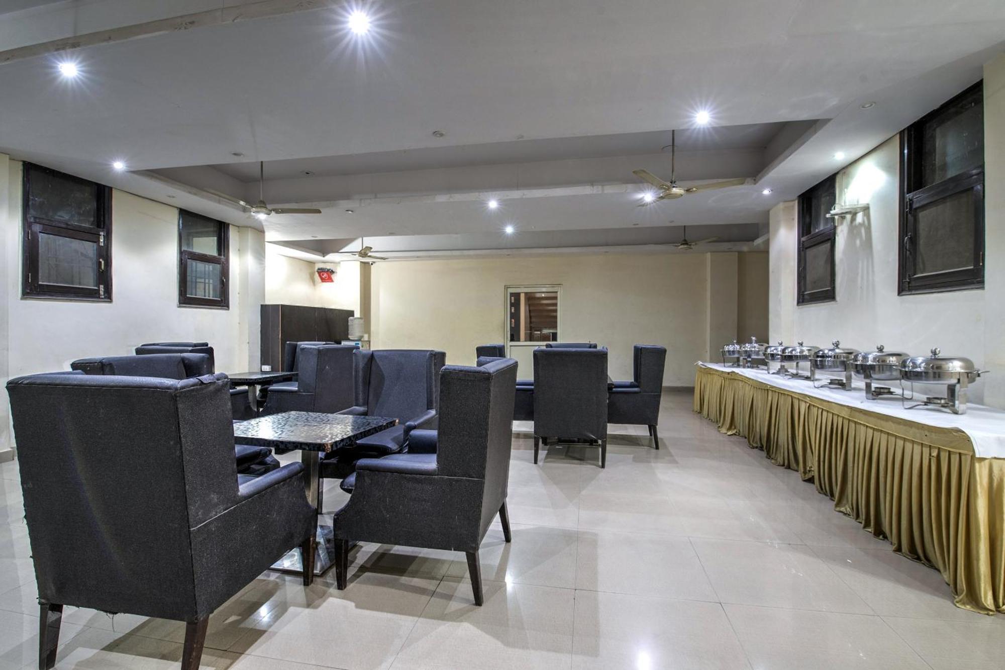 Hotel O Crosswinds Residency Indirapuram Экстерьер фото