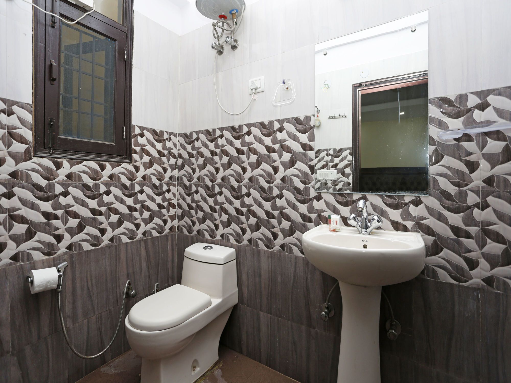 Hotel O Crosswinds Residency Indirapuram Экстерьер фото